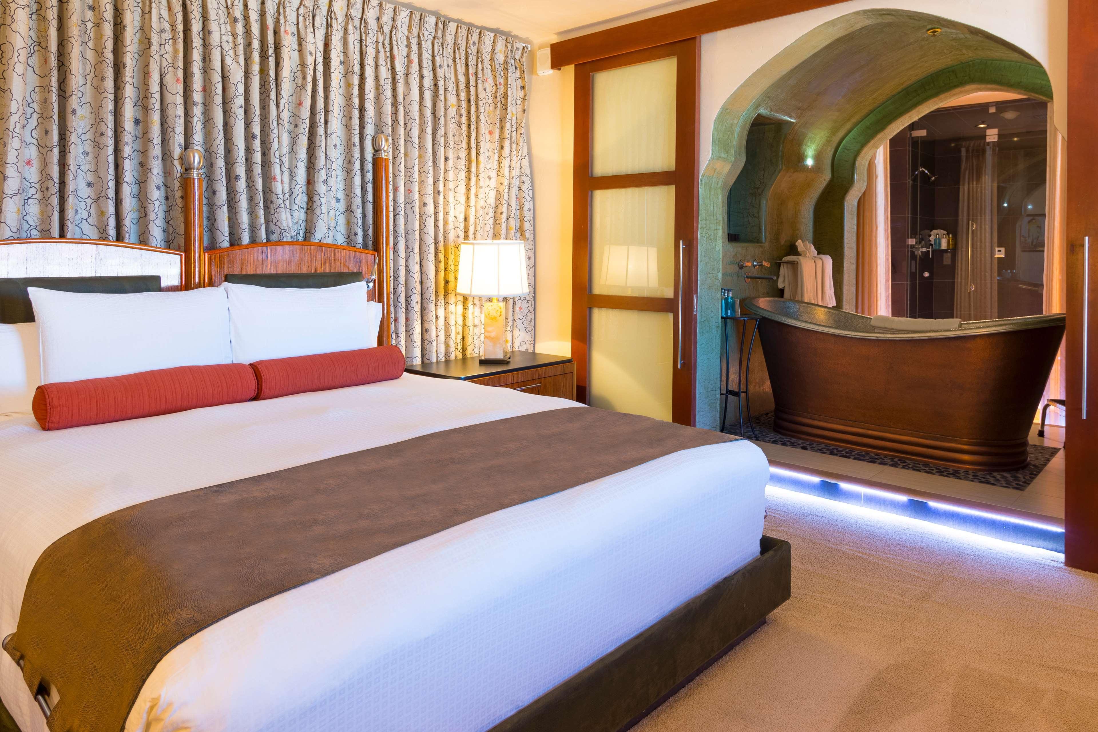 Hotel Andaluz Albuquerque, Curio Collection By Hilton Bagian luar foto